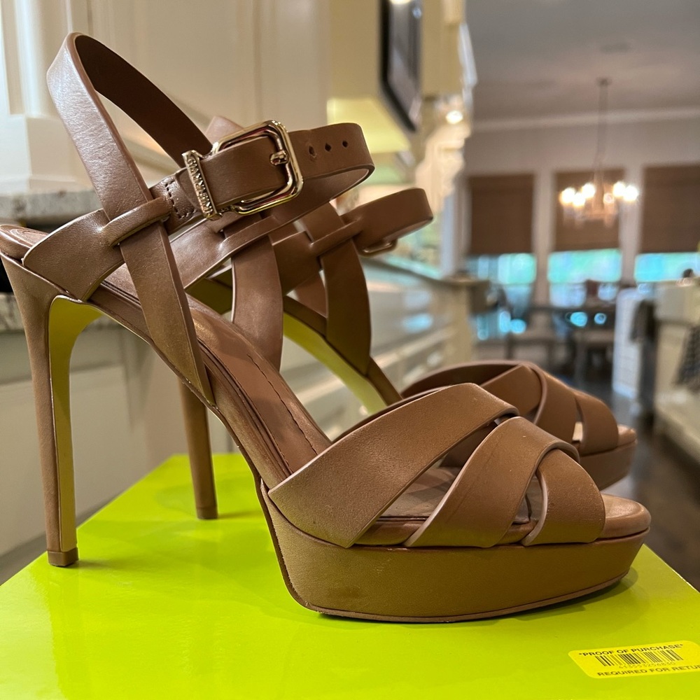 Gianni Bini Platform Sandal, Tan, Size 8